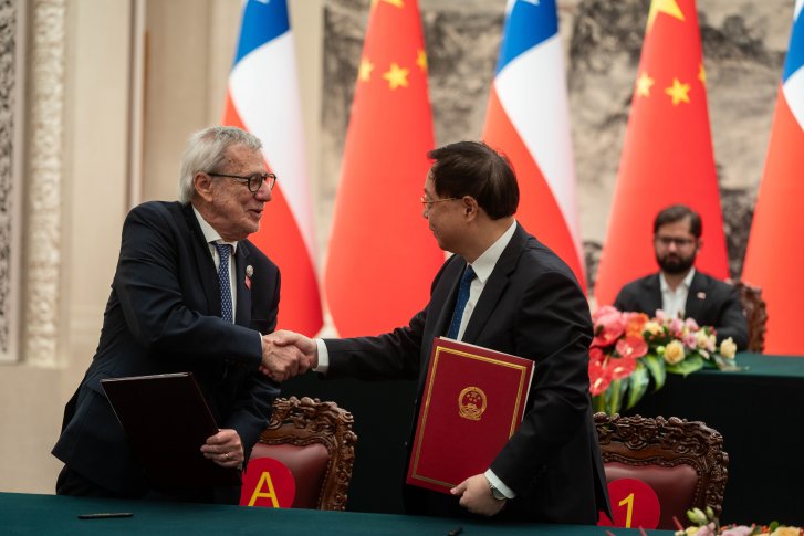 Chile y China firman 13 acuerdos de cooperación que buscan modernizar la agenda bilateral